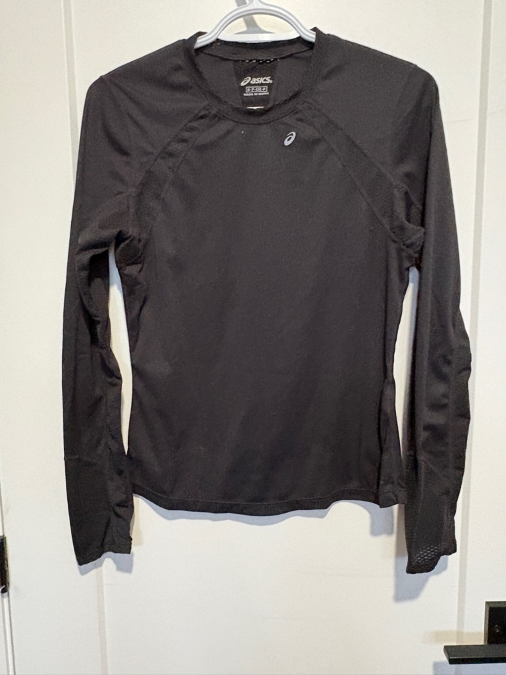 ASICS Women's Black Long-Sleeve Performance Shirt